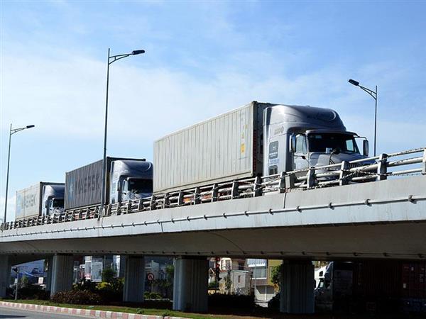 今日の輸送業界における道路輸送とその役割